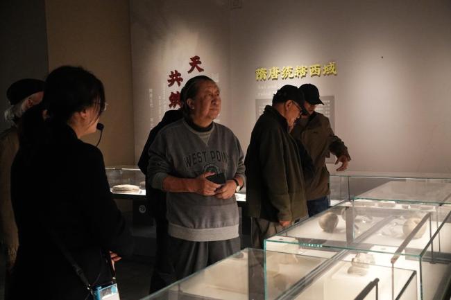 走遍中国——中国文促会好意思术家写生创作步履走进新疆