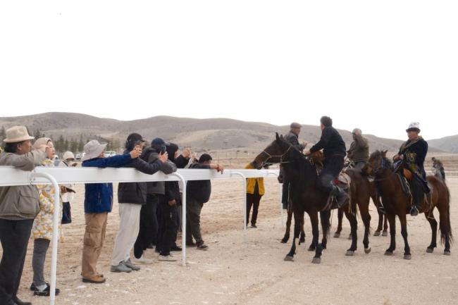 走遍中国——中国文促会好意思术家写生创作步履走进新疆