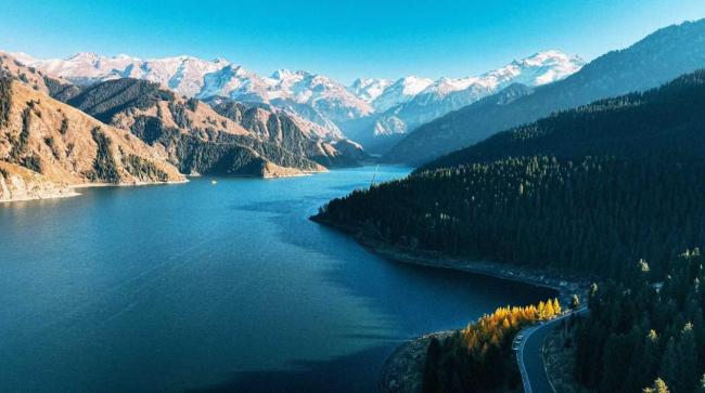 走遍中国——中国文促会好意思术家写生创作步履走进新疆