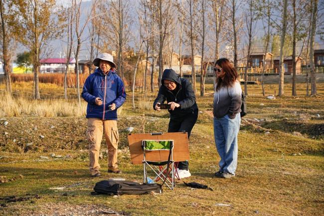 走遍中国——中国文促会好意思术家写生创作步履走进新疆