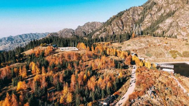 走遍中国——中国文促会好意思术家写生创作步履走进新疆