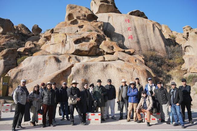 走遍中国——中国文促会好意思术家写生创作步履走进新疆