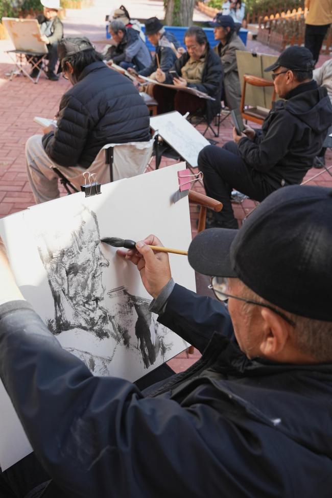 走遍中国——中国文促会好意思术家写生创作步履走进新疆